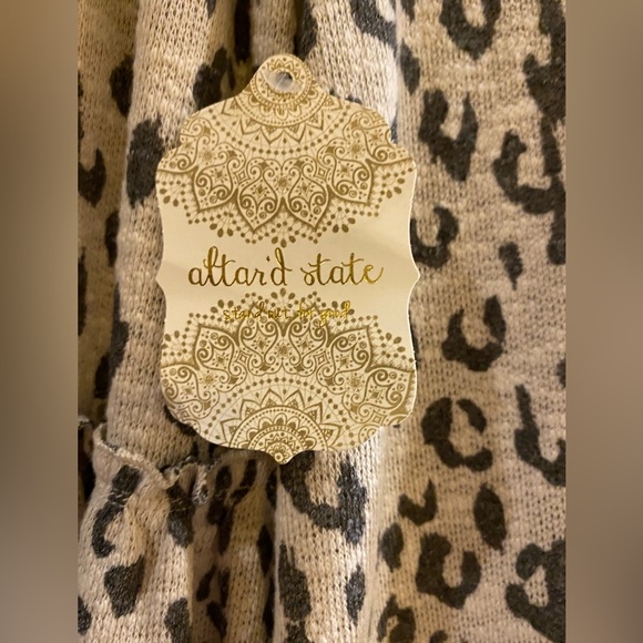 Altar’d State High/Low Pullover Lightweight Sweater Size Small NWT - Picture 3 of 6